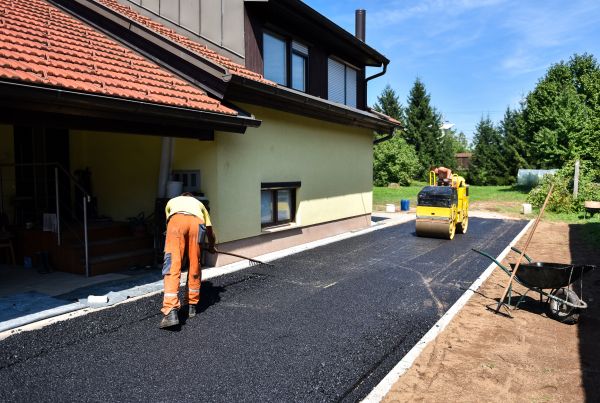 Blacktopping Service in Easton